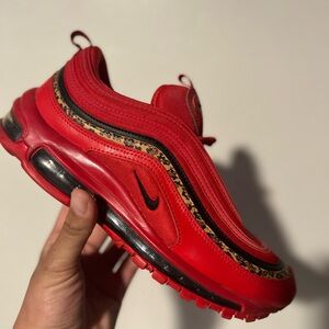 Woman’s Nike air max 97